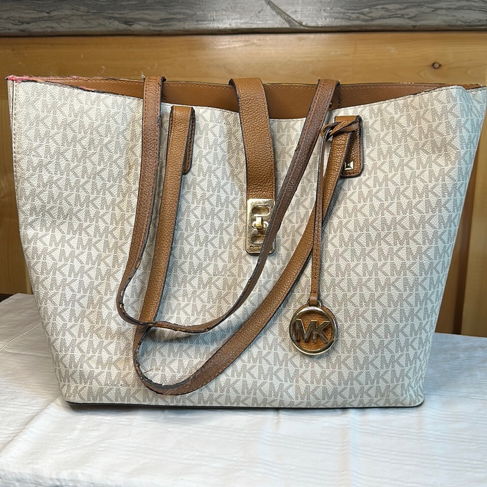 Michael Kors Large Purse- VERY USED- Non Smoking Home- Tan/Cream